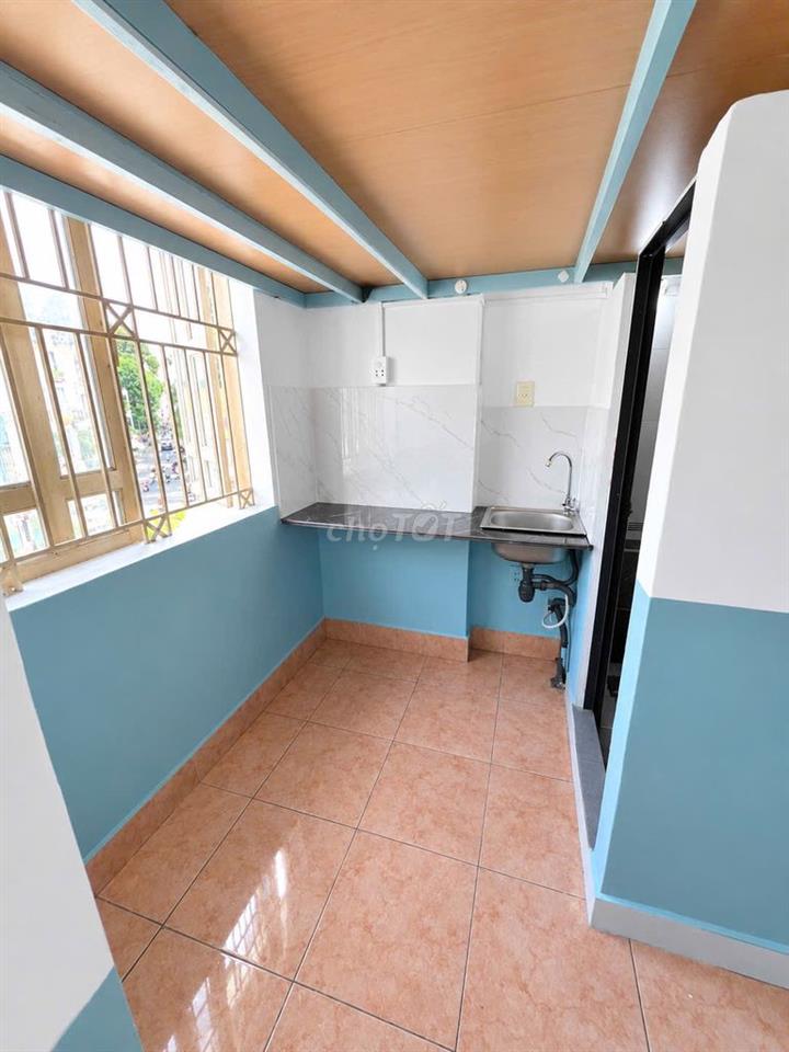 Duplex cửa sổ trời bancol có sẵn máy lạnh gác cao đi bộ qua IUH