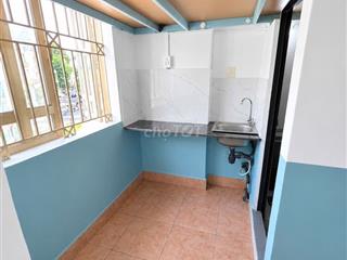Duplex cửa sổ trời bancol có sẵn máy lạnh gác cao đi bộ qua IUH