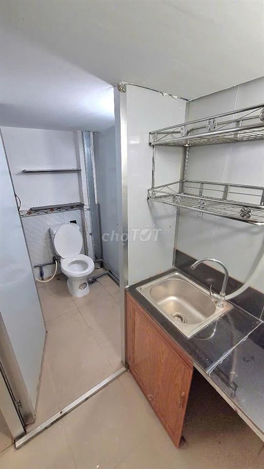studio bancol cửa sổ trời thoáng mát sẵn máy lạnh tủ lạnh giá rẻ