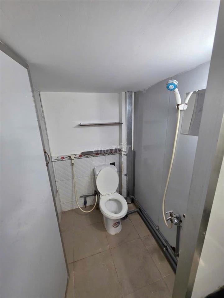studio bancol cửa sổ trời thoáng mát sẵn máy lạnh tủ lạnh giá rẻ
