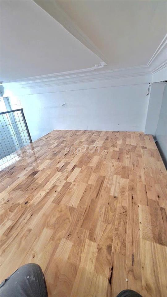 studio bancol cửa sổ trời thoáng mát sẵn máy lạnh tủ lạnh giá rẻ