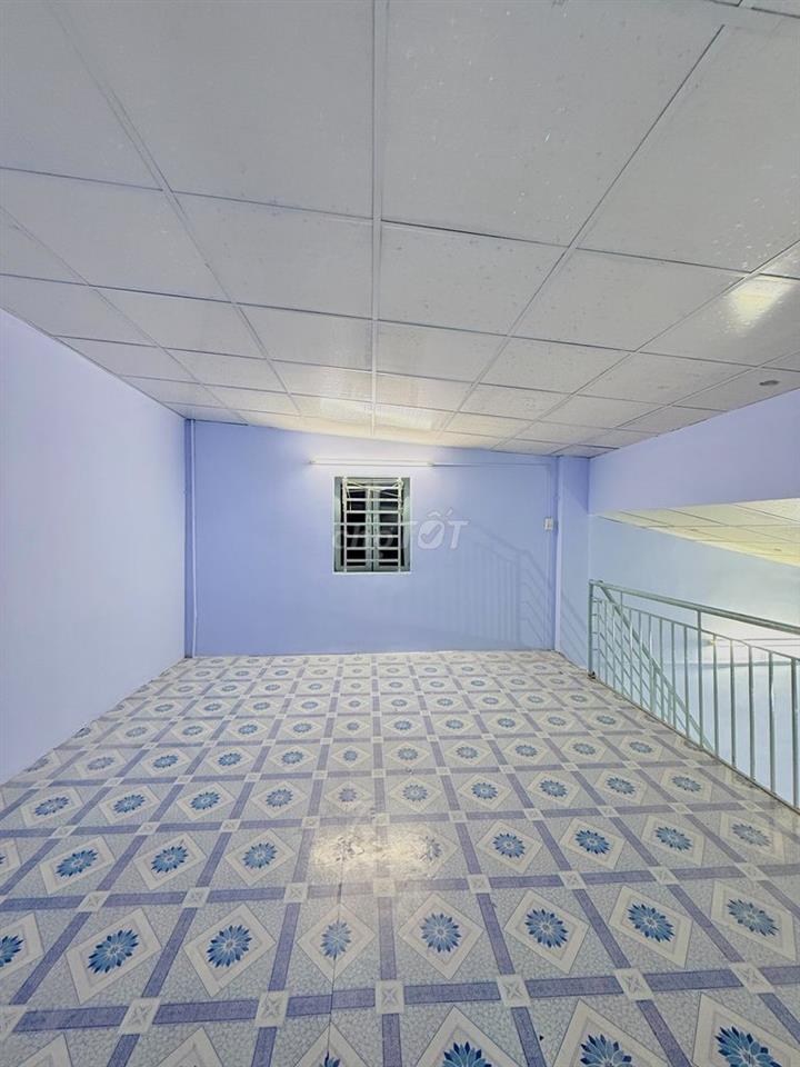 Nhà cấp 4 rộng rãi gác cao hẻm Tân Sơn gần chợ Phạm văn Bạch