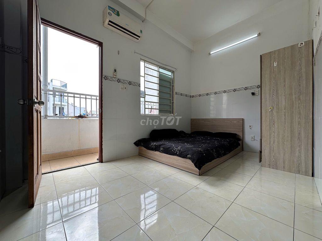 studio bancol cửa sổ trời sẵn nội thất như ảnh giá rẻ gần IUH VLU