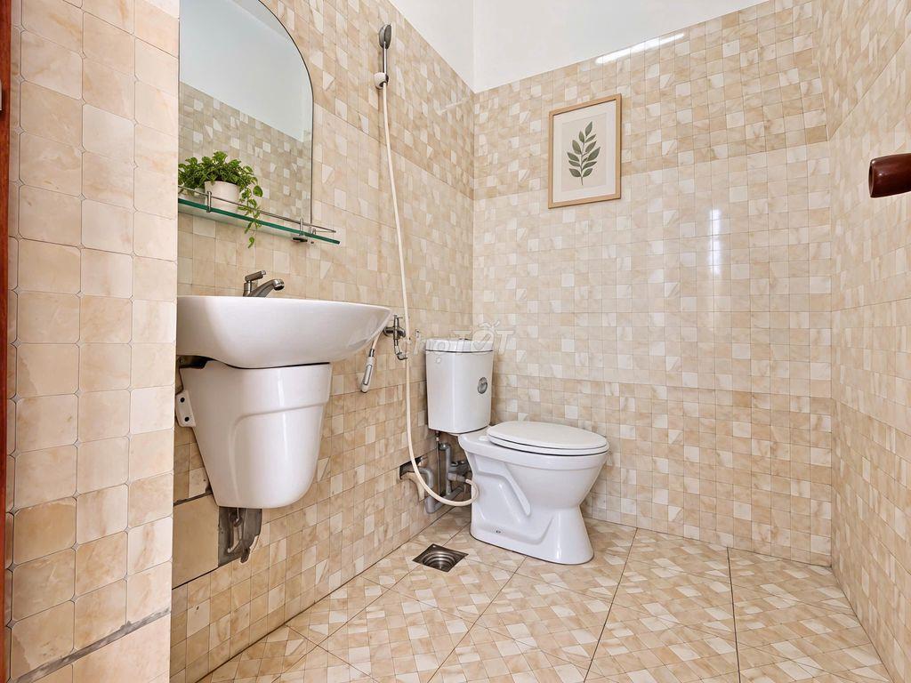 Studio cửa sổ thoáng rộng có sẵn nt cơ bản gần EMart