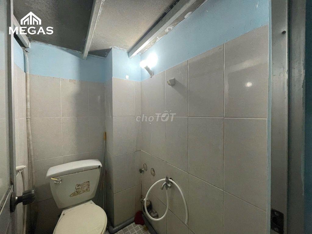 duplex gác cao có máy lạnh đi bộ qua đh Hùng Vương giá rẻ