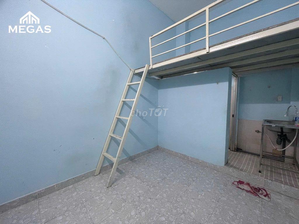 duplex gác cao có máy lạnh đi bộ qua đh Hùng Vương giá rẻ