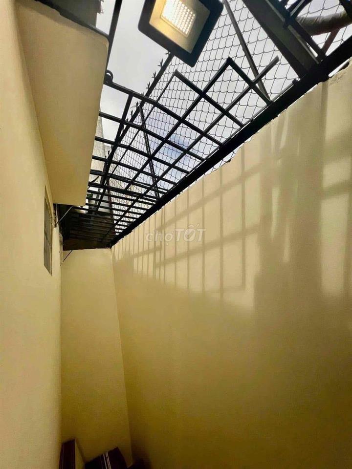Nhà Đẹp Full Nội Thất P5: 3.7mx13.5m ,3pn (có 1pn dưới trệt) 2wc