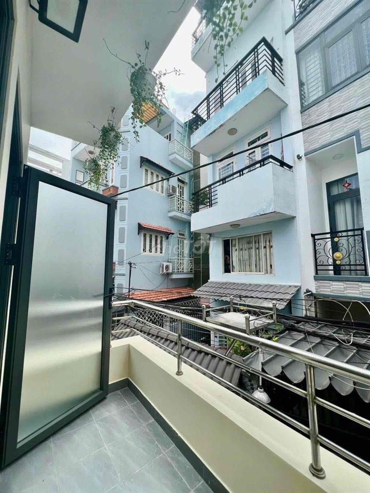 Nhà Đẹp Full Nội Thất P5: 3.7mx13.5m ,3pn (có 1pn dưới trệt) 2wc