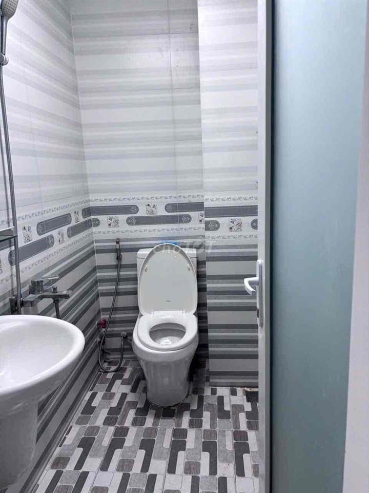 Nhà Mới Hẻm Xe Hơi Thông đg Ng Tư Giản P12: 4x15m, 3 lầu, 5PN
