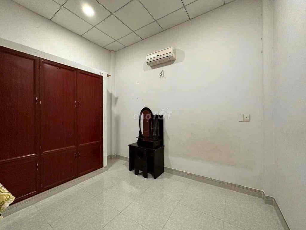 Nhà Chính Chủ P9: 4x17.6m, đường 5.5m thông, đang cho thuê 13tr5