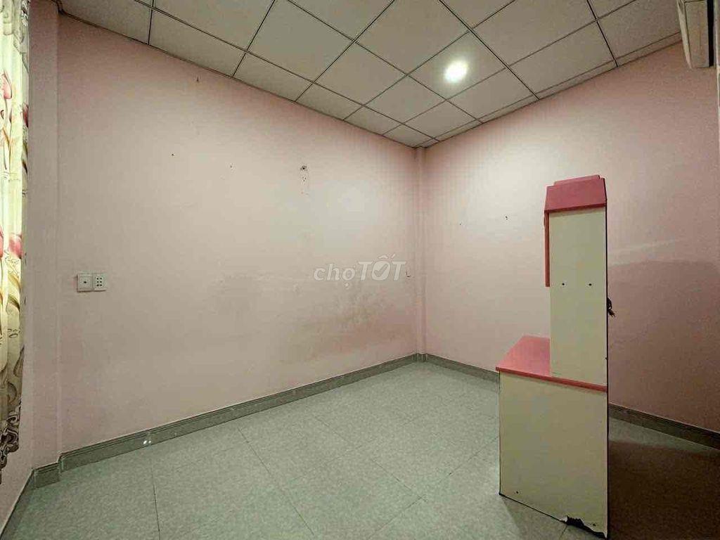 Nhà Chính Chủ P9: 4x17.6m, đường 5.5m thông, đang cho thuê 13tr5