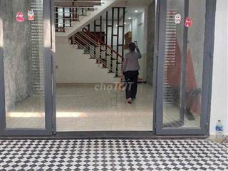 cho thuê nhà phạm văn chiêu 4x16 giá 10tr trệt lâu