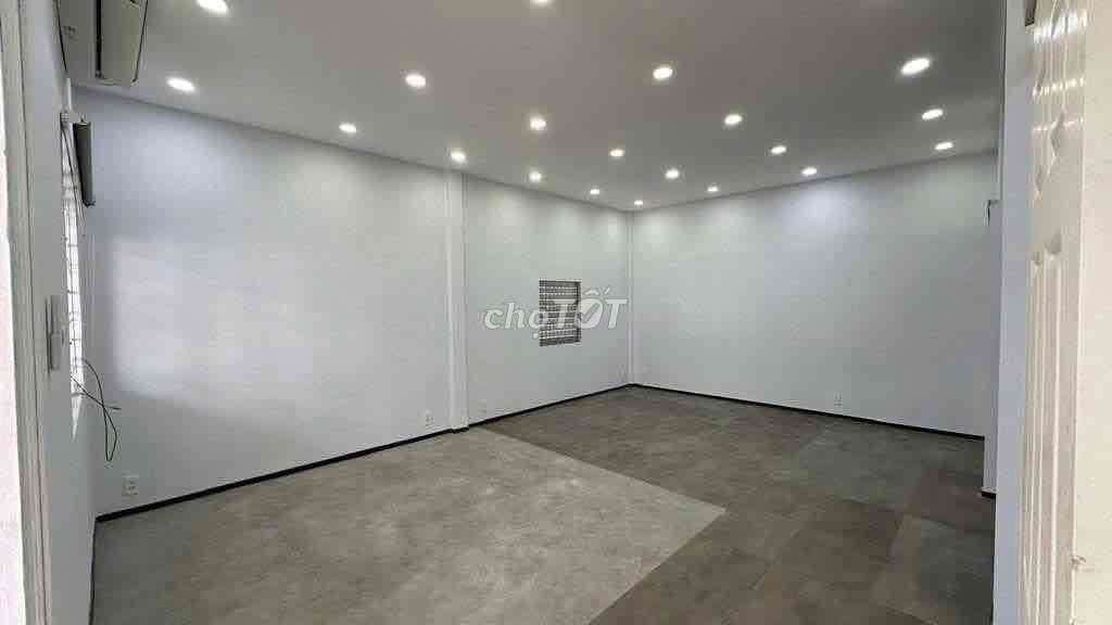 Cho thuê nhà -135m2 trệt lầu giá tốt ạ