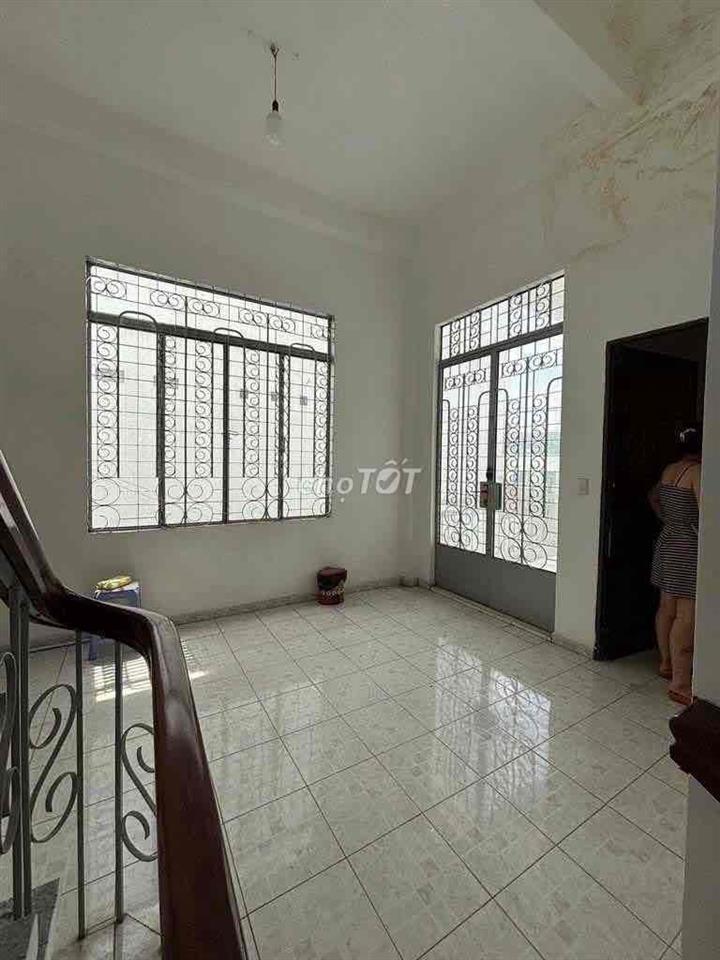 Cho thuê nguyên căn phạm văn chiêu 120m2 giá 12 tr /tháng