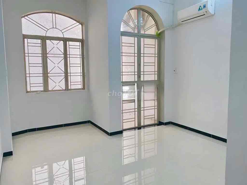 Cho thuê nhà hẻm phạm văn Hai 48m2giá 18tr