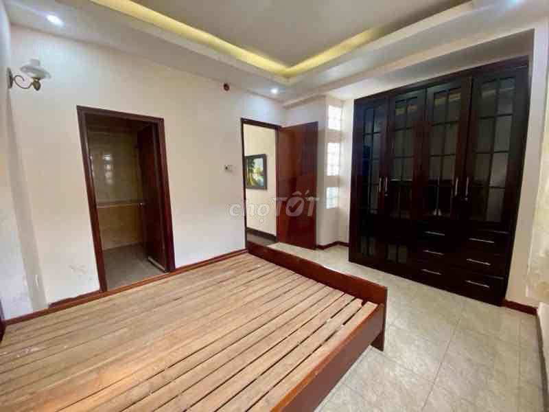 cho thuê nhà sạch đẹp vào ở ngay 4pn dt 4mx18m giá tốt