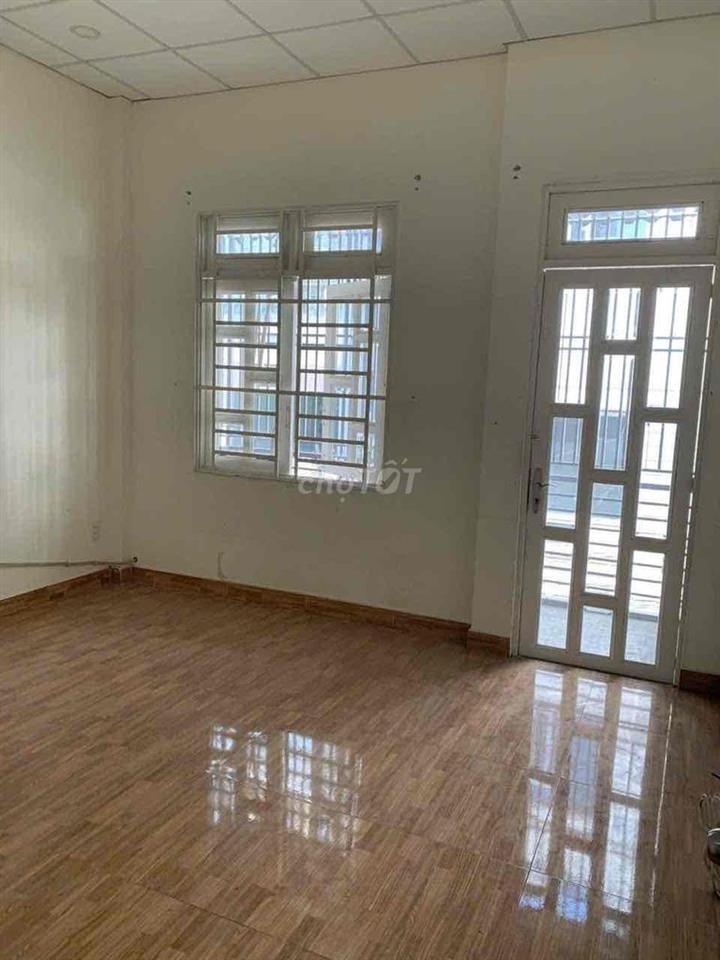 cho thuê nhà dương quãng hàm  p5 ( 4x12) lầu , 2pn , 2wc
