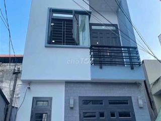 cho thuê nhà 16/ đs 8 p11( 4x17) trệt , 2 lầu , 4pn , 5wc , ở liền