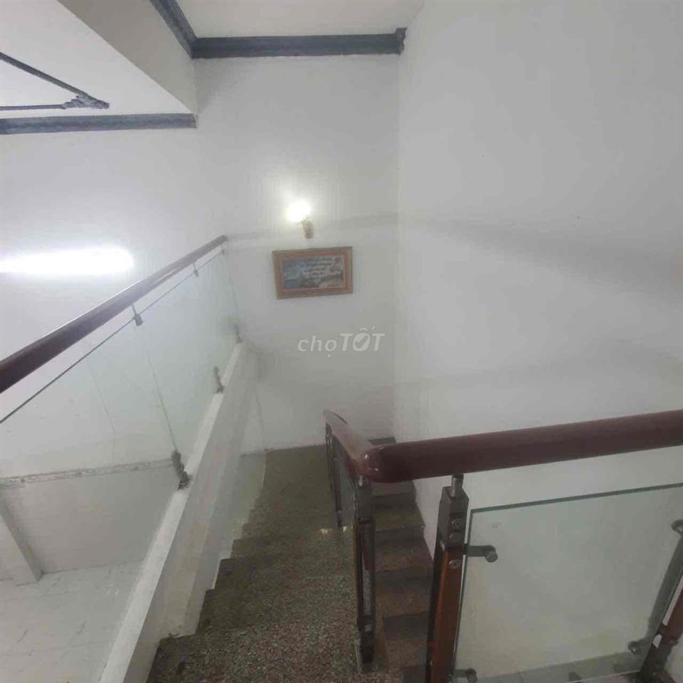 cho thuê nhà phan huy ích ( 4x15) lửng  , 3pn , 2wc có phòng ngủ dưới