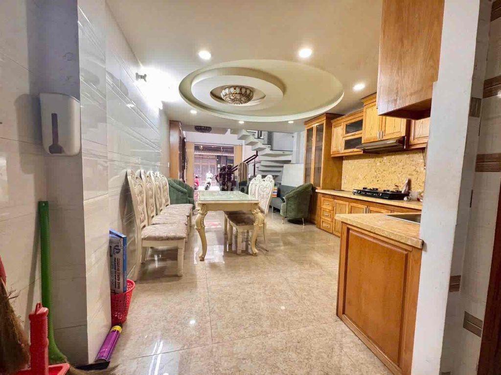 cho thuê nhà 133// cống lỡ p15 tân bình (4x16) 5 lầu , 5pn , 6wc