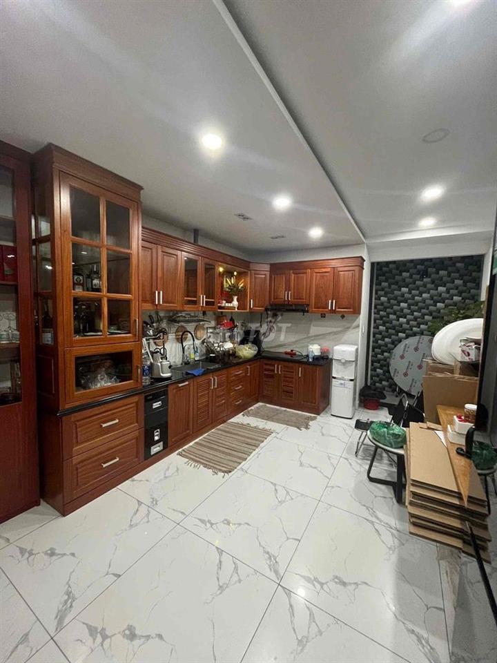 cho thuê nhà 68 NGUYỄN TƯ GIÃN (4x20) 5 lầu , 7pn , 5wc  khu đồng bộ
