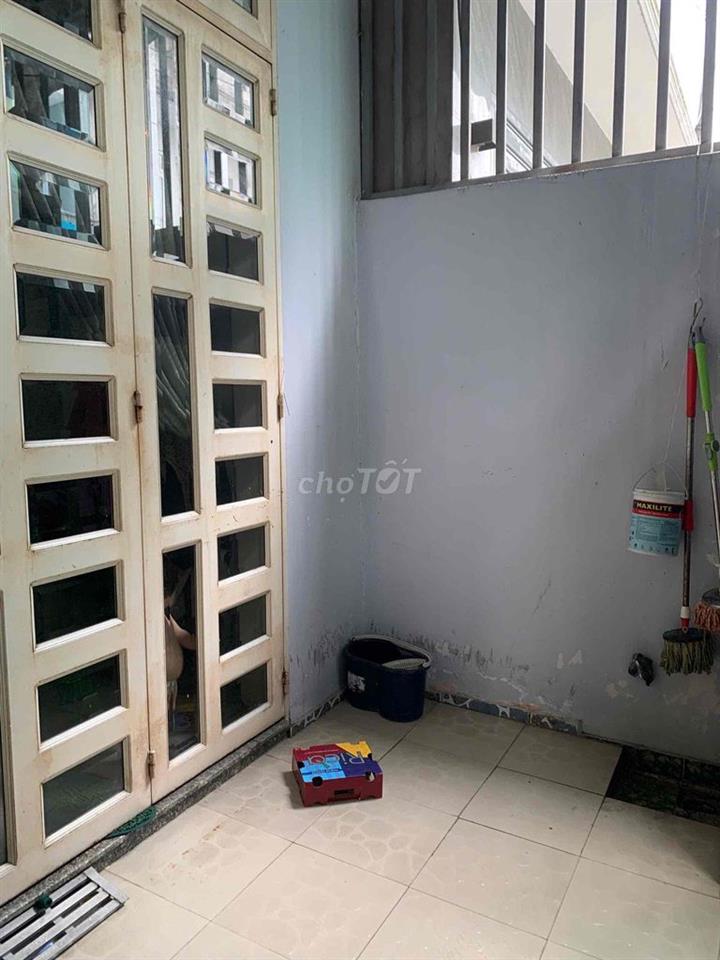 cho thuê nhà Nguyễn tư giãn p12 (4x15) 3 lầu , 4pn , 3wc nhà ở liền