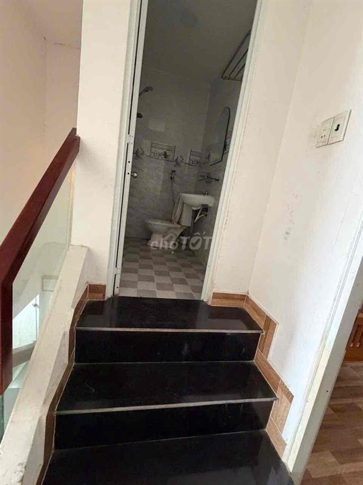 cho thuê nhà 1264/ lê đức thọ ( 4x13) 1 lầu , 2wc fulj nt ở liền
