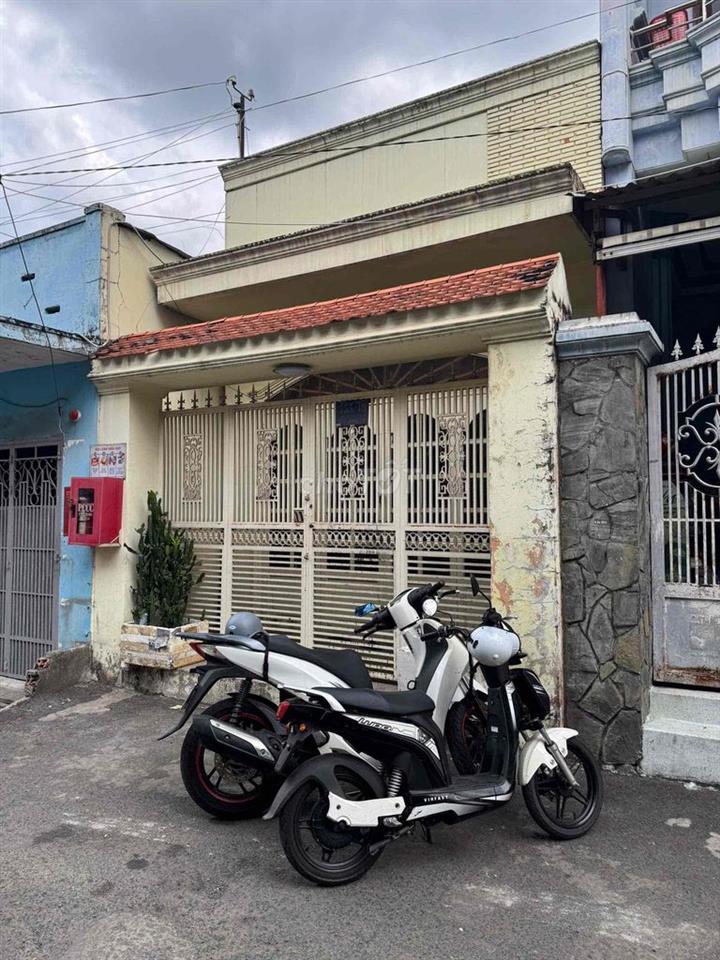 Cho thuê nhà nguyên căn Lê Đức Thọ, Gò Vấp, hẻm xe hơi, 137m², giá 11,