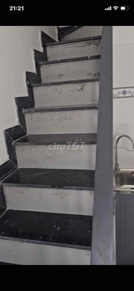 nhà 4m  x 4m , đúc 1 lầu , hẻm xe hơi , đường số 8,