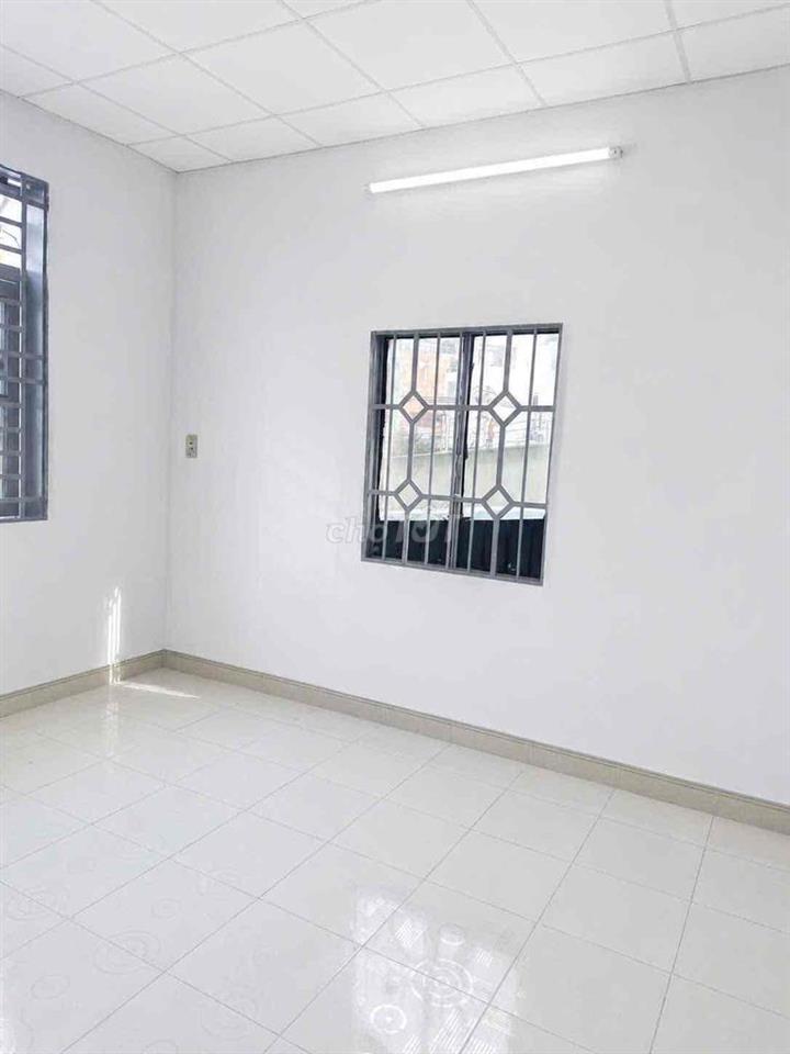 nhà 5m x 13m , đúc 1 tấm , 2pn . nhà mới