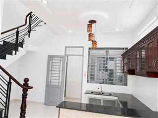 nhà 5m x 13m , đúc 1 tấm , 2pn . nhà mới