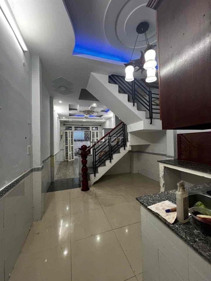 nhà 3,5 x 13, đúc 1 lầu , hẻm xe hơi , 2pn