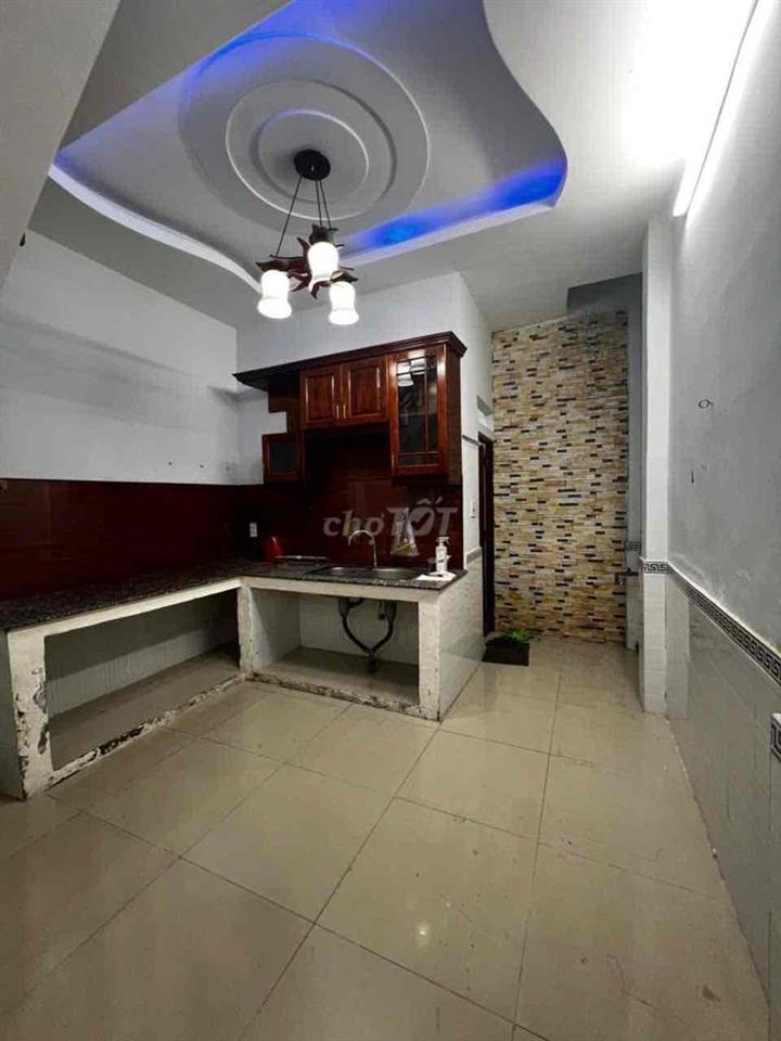 nhà 3,5 x 13, đúc 1 lầu , hẻm xe hơi , 2pn