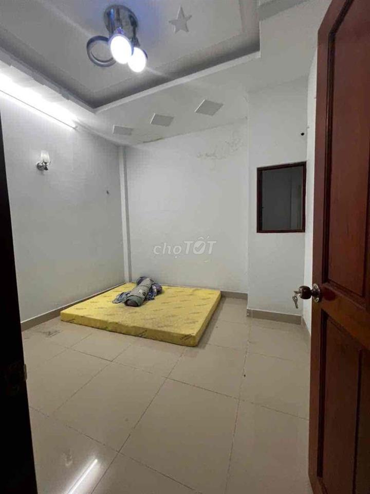 nhà 3,5 x 13, đúc 1 lầu , hẻm xe hơi , 2pn