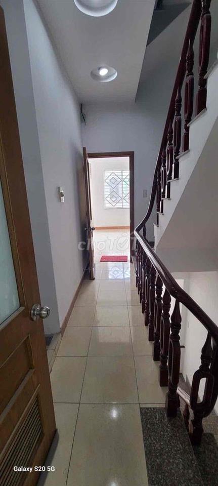 nhà măt tiền đường số 4, p11, .  4m x 20m , đúc 4 tấm . 14tr/ tháng