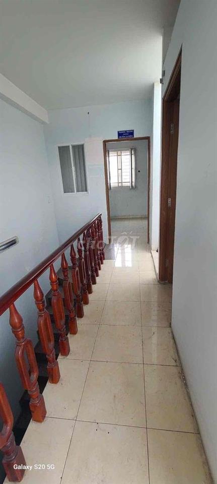 nhà măt tiền đường số 4, p11, .  4m x 20m , đúc 4 tấm . 14tr/ tháng