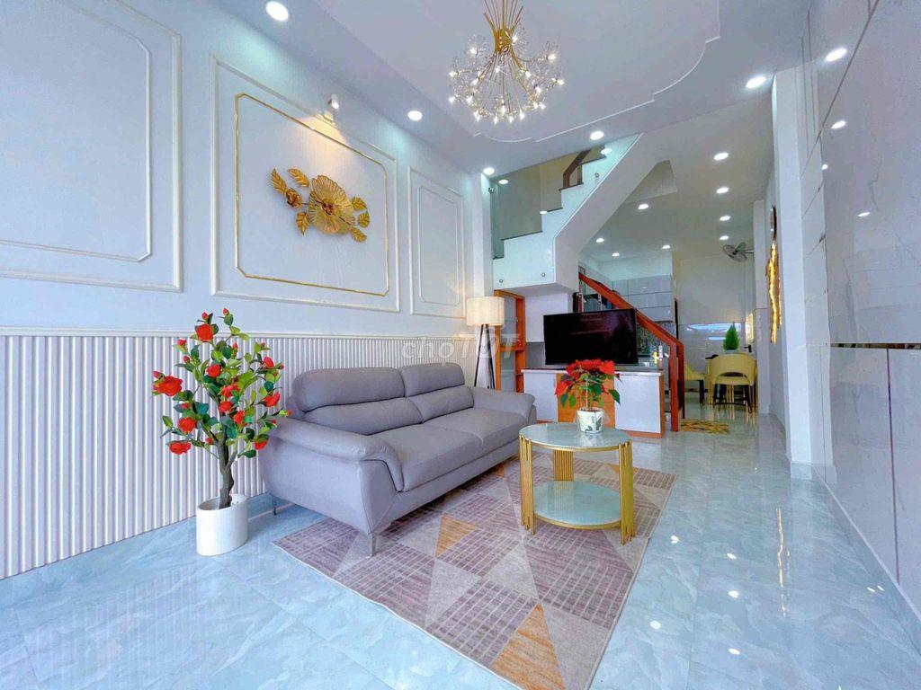 nhà mặt tiền đường số 8, 3m10 x 13, đúc 3 tấm .  18tr/ tháng