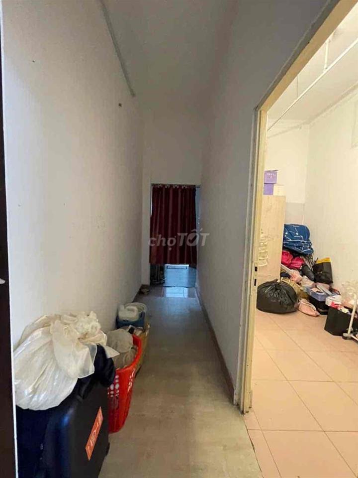 nhà 5 x 18, đúc 1 lững , 1 lầu , 4pn , đường 12m