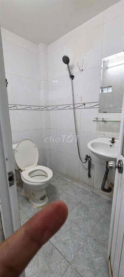nhà 4 x 15, đúc 1 lầu , hẻm xe hơi , 3pn . 7,5tr/ tháng