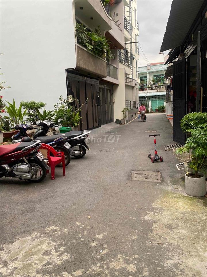nhà 4 x 15, đúc 1 lầu , hẻm xe hơi , 3pn . 7,5tr/ tháng
