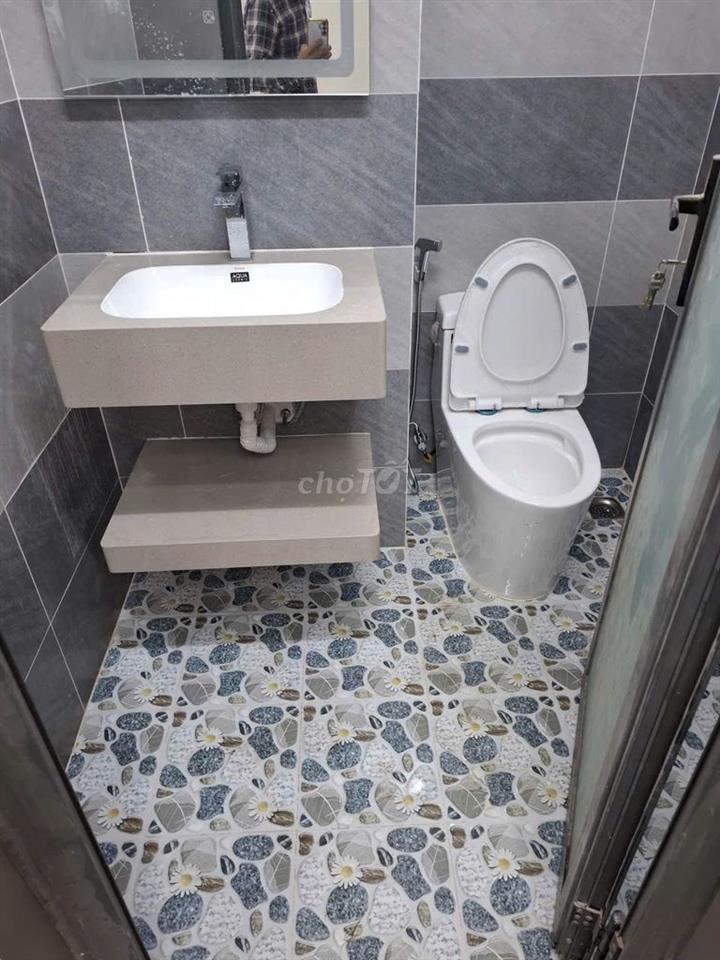 Nhà 115/25 Nguyên Hồng  mới xây, chưa sử dụng