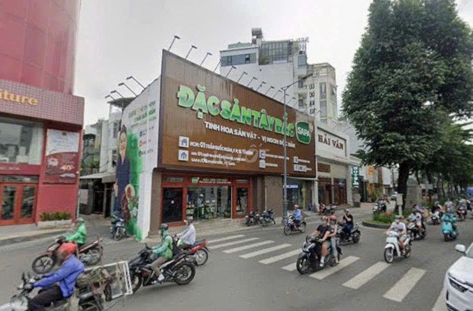 Trần Quốc Hoàn, Quận Tân Bình/📍 地址：Trần Quốc Hoàn路，新平郡（Tân Bình）