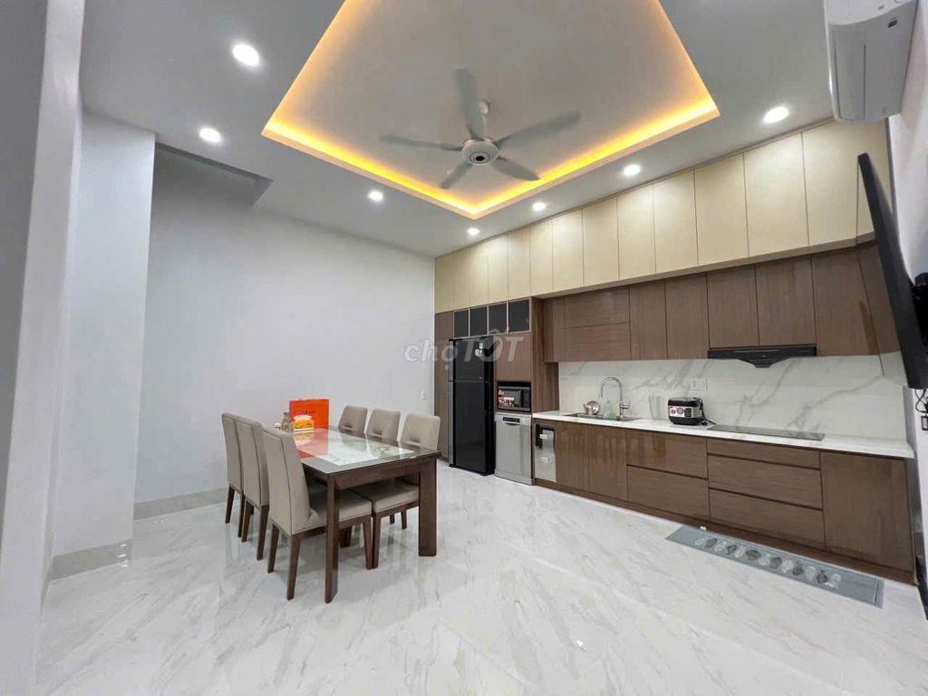 Cần cho thuê nhà HXH 256/3A Phan Huy Ích P.12 Q.Gò Vấp có thang máy