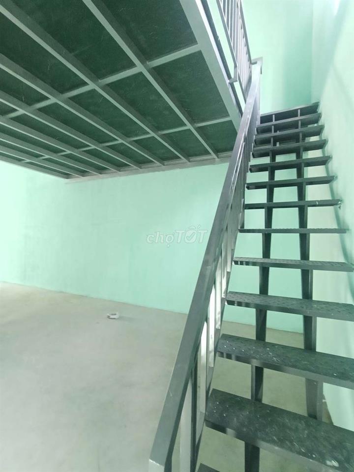 nhà rộng rãi thoáng mát