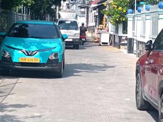 nhà rộng rãi thoáng mát