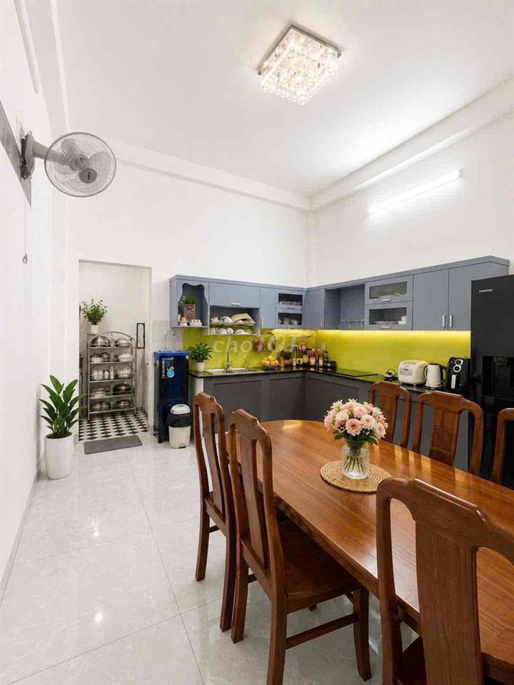 cầm bán gấp nhà mặt tiền ta 19A nhà 1 tr 2 lầu st