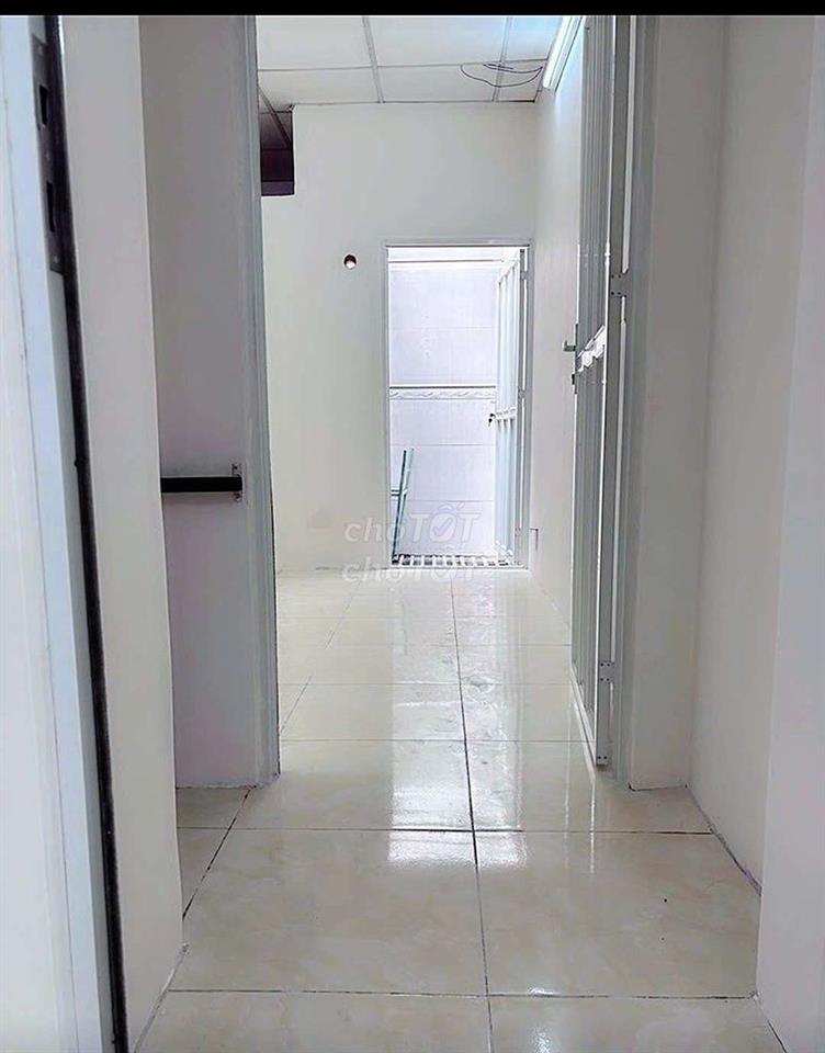 cho thuê nhà nguyên căn nhà mới như hình 3.7x16m 3pn 2wc giá 9tr. 
