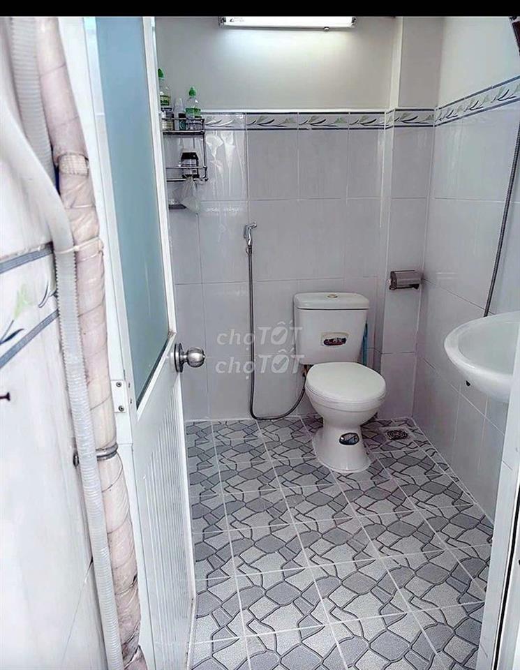 cho thuê nhà nguyên căn nhà mới như hình 3.7x16m 3pn 2wc giá 9tr. 