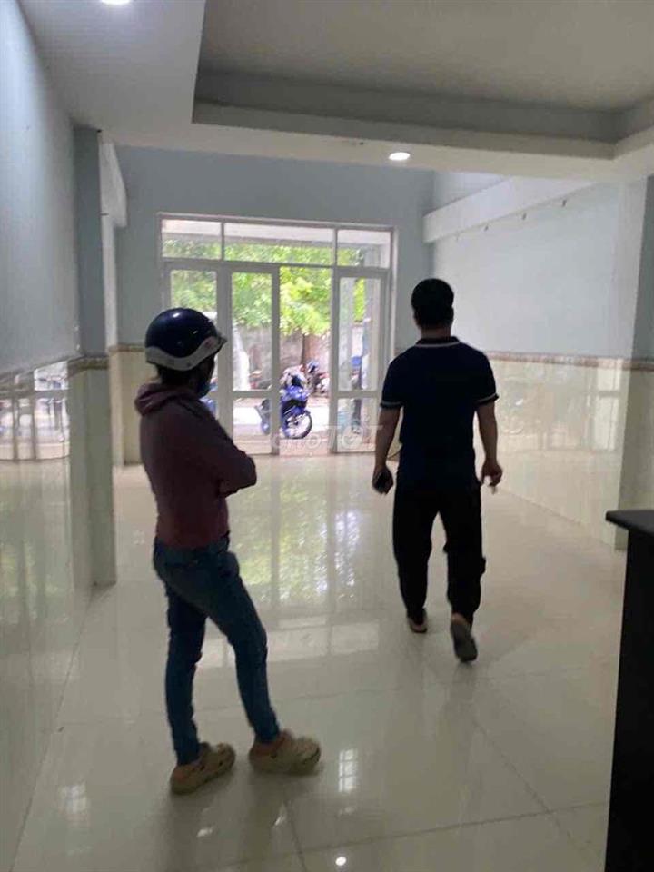 CHO THUÊ NHÀ MẶT TIỀN TTN 17 KHU 38ha GIÁ TỐT