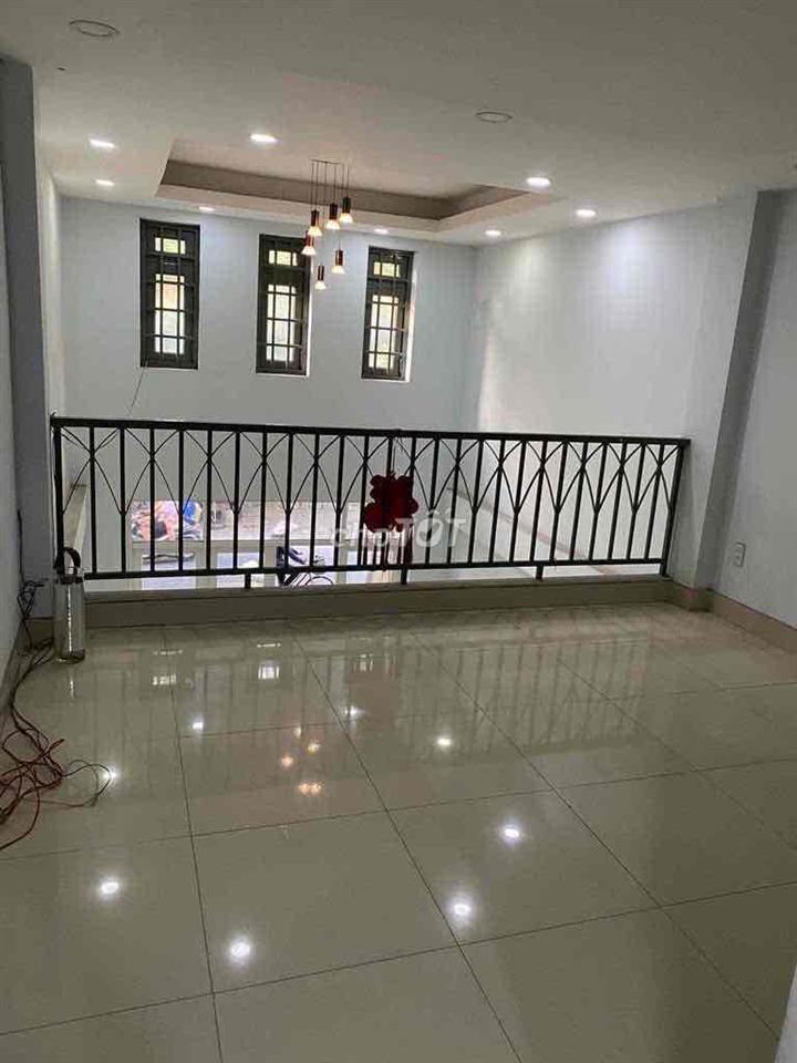 CHO THUÊ NHÀ MẶT TIỀN TTN 17 KHU 38ha GIÁ TỐT
